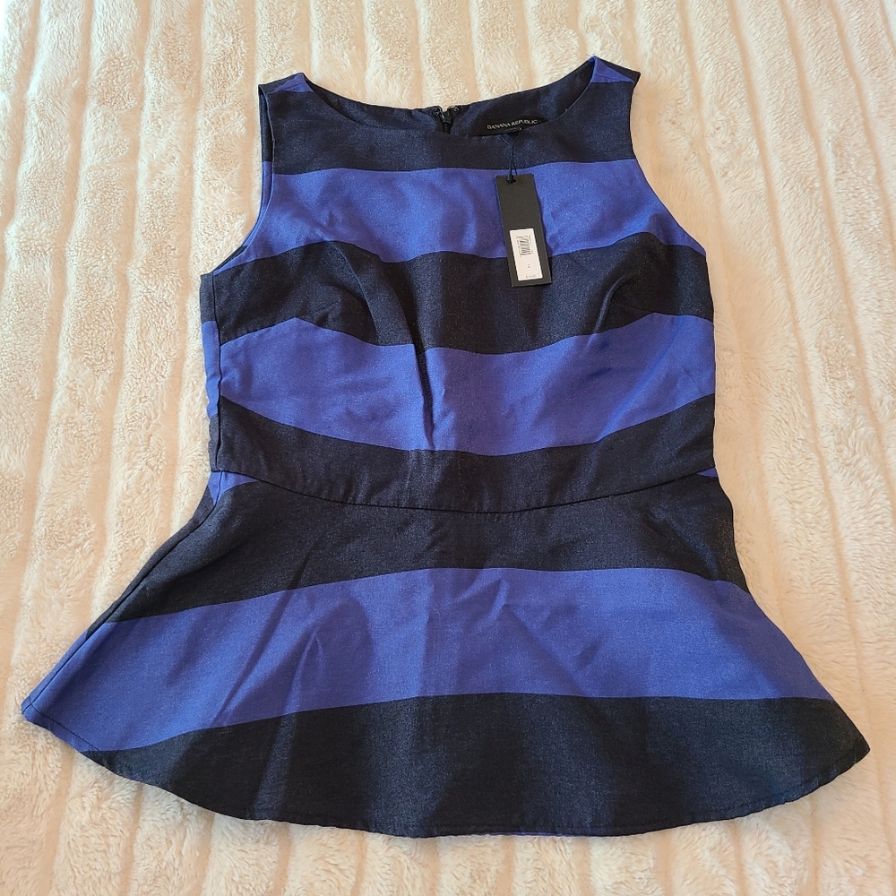 Banana Republic women's top, size 2, new with tags
